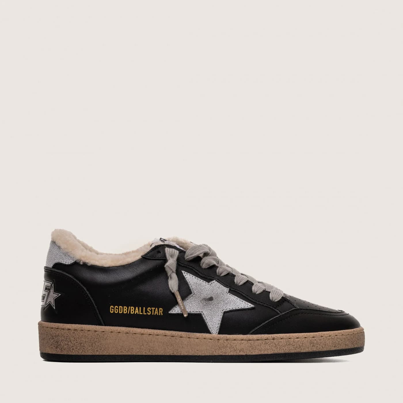 Мужские кеды Зимние Golden Goose Ball Star / Черные / серая звезда цена 28 222 ₽ фото и описание в каталоге сайта goldengoose.moscow