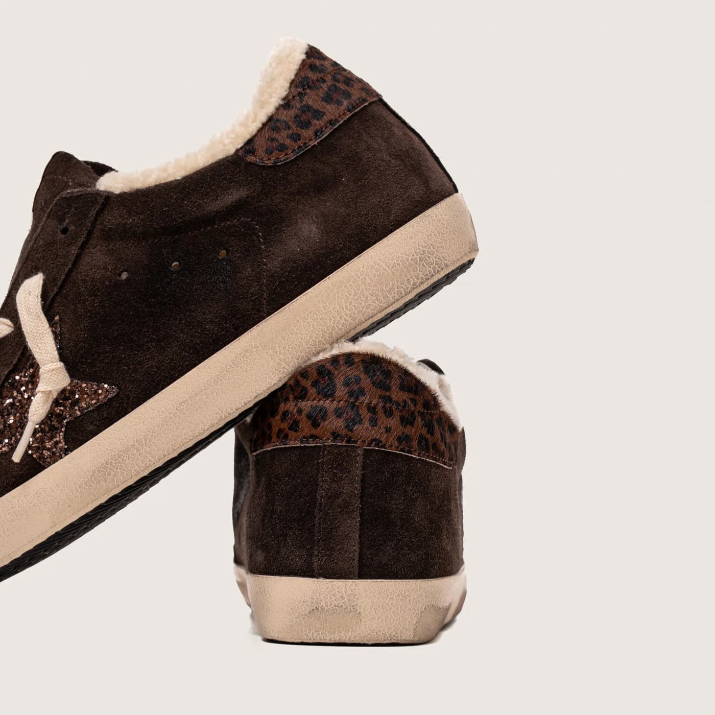 Женские кеды Зимние Golden Goose Super Star / Замша шоко / лео пятка цена 28 358 ₽ фото и описание в каталоге сайта goldengoose.moscow, фото 3