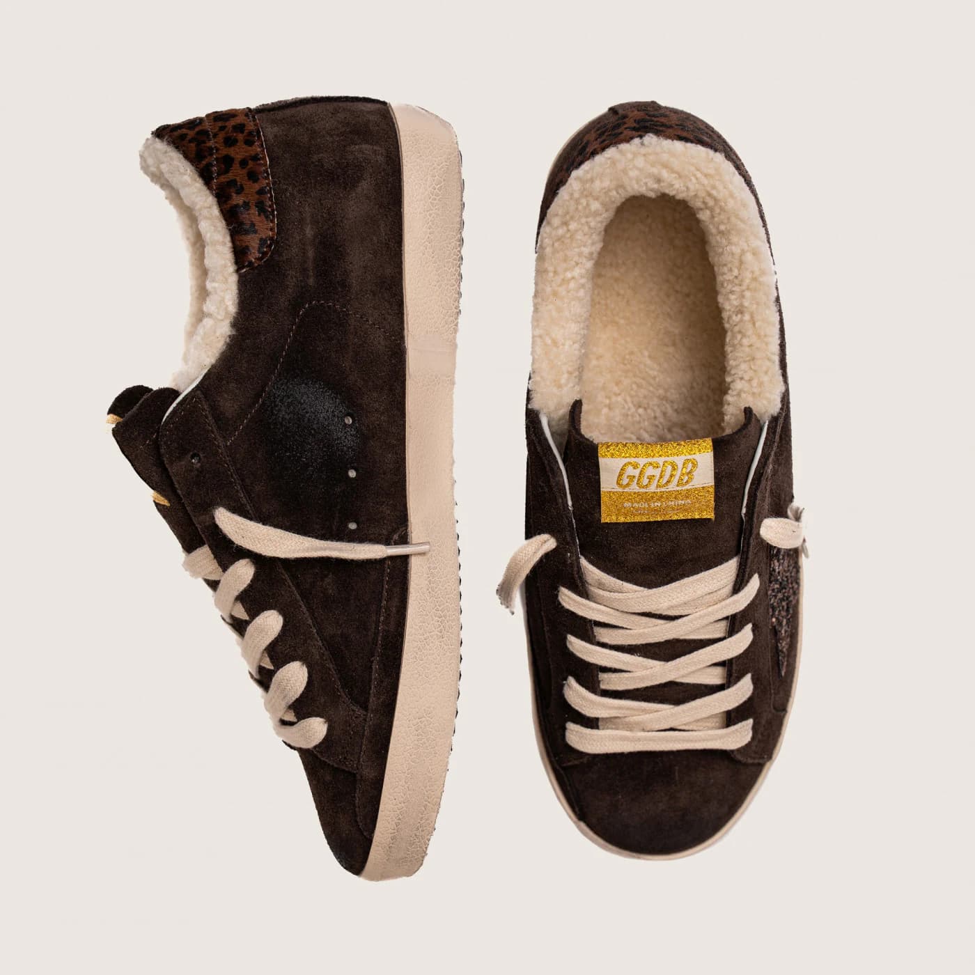 Женские кеды Зимние Golden Goose Super Star / Замша шоко / лео пятка цена 28 358 ₽ фото и описание в каталоге сайта goldengoose.moscow, фото 2