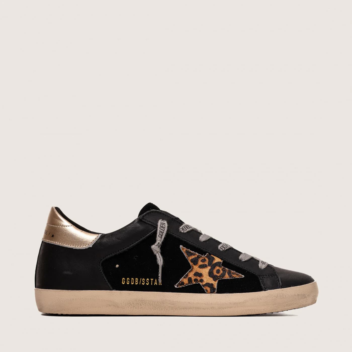 Женские кеды Golden Goose Super Star / Black-leo star / Черн-лео звез цена 25 287 ₽ фото и описание в каталоге сайта goldengoose.moscow