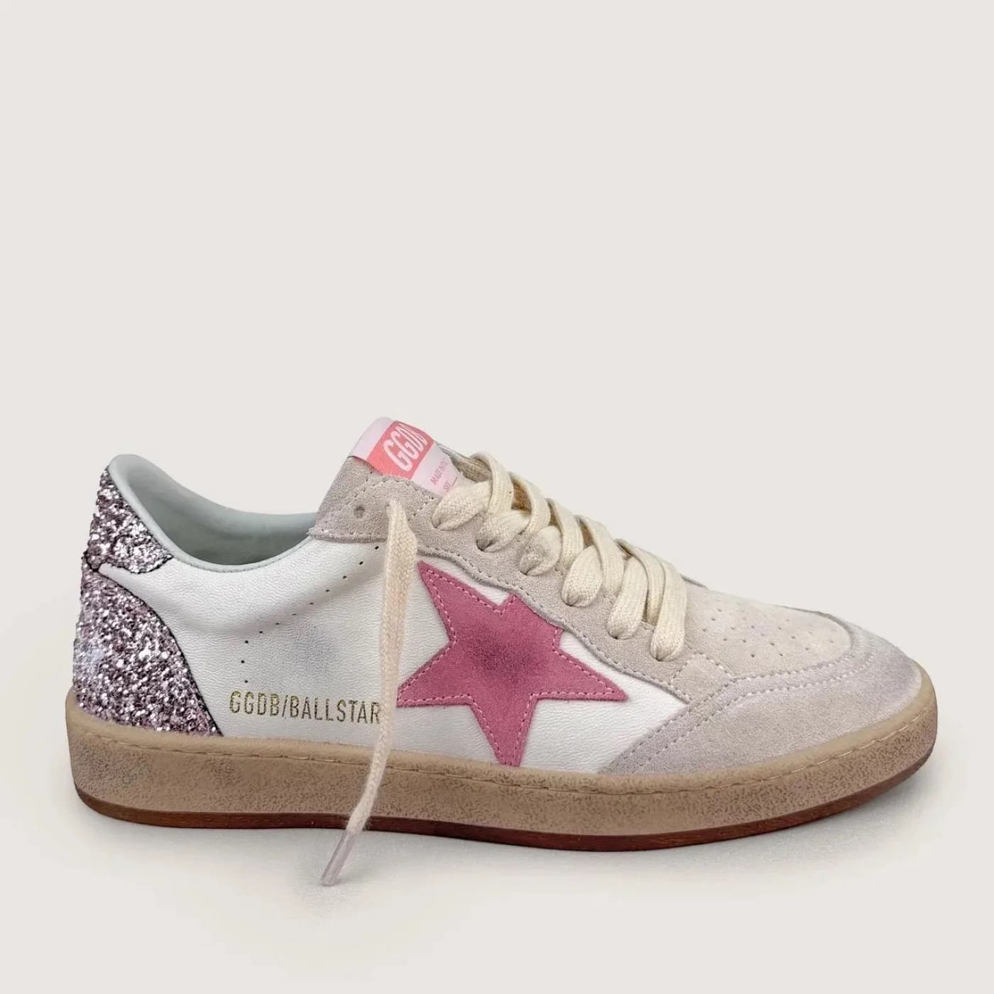 Женские кеды Golden Goose Ball Star / Розовая звезда / розовая пятка цена 25 307 ₽ фото и описание в каталоге сайта goldengoose.moscow