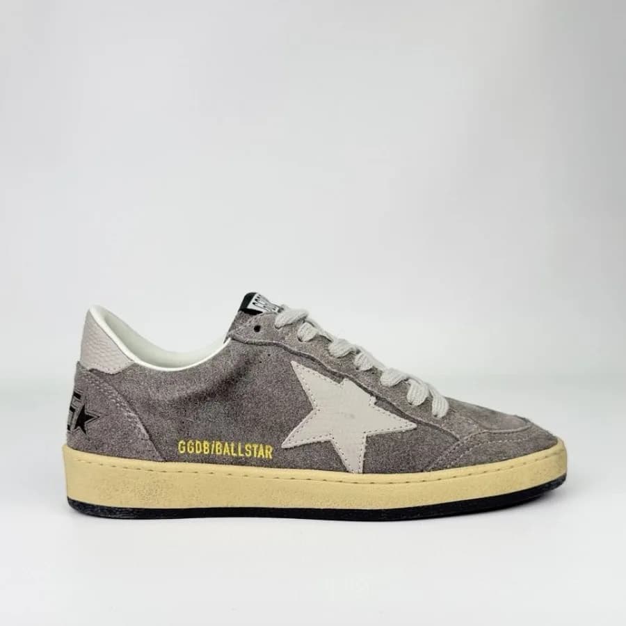 Женские кеды Golden Goose Super Star / Suede Gray / Замша серая цена 25 454 ₽ фото и описание в каталоге сайта goldengoose.moscow