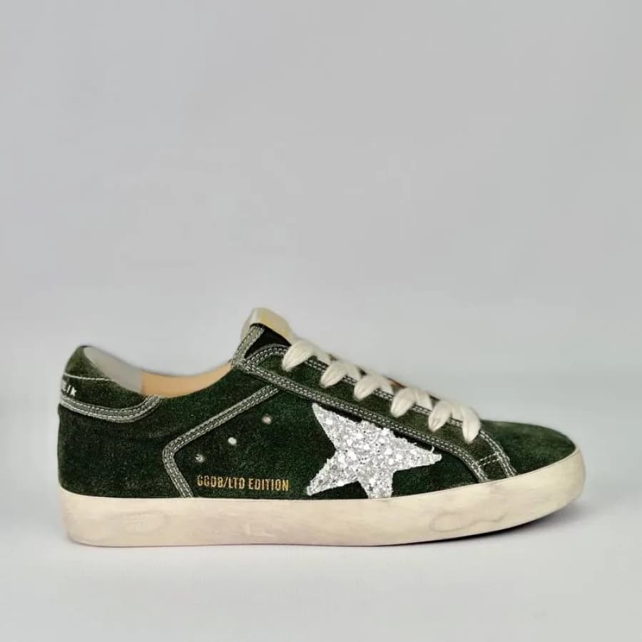 Женские кеды Golden Goose Super Star / Suede Green / Замша зеленая цена 25 283 ₽ фото и описание в каталоге сайта goldengoose.moscow