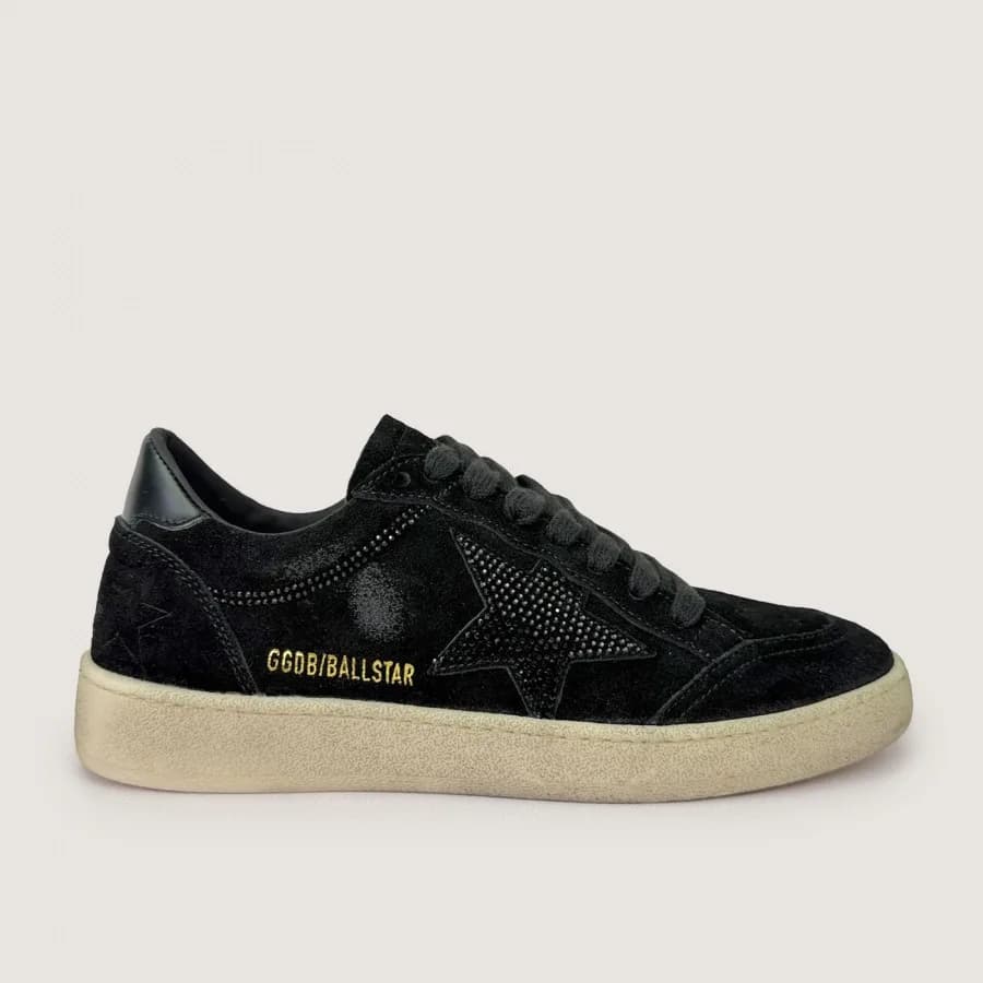 Женские кеды Golden Goose Ball Star / Замша черная / звезда черные кристаллы цена 24 576 ₽ фото и описание в каталоге сайта goldengoose.moscow