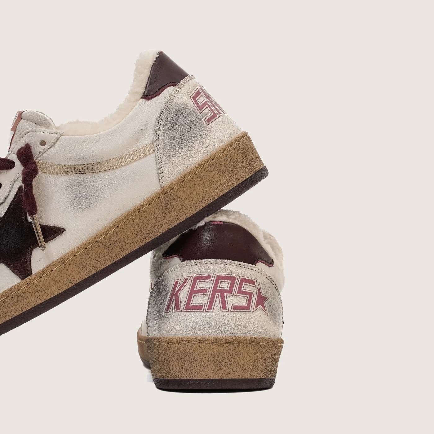 Женские кеды Зимние Golden Goose Ball Star / Белые / бордо шнурки цена 27 914 ₽ Женские кеды Зимние Golden Goose Ball Star / Белые / бордо шнурки цена 27 914 ₽ фото и описание в каталоге сайта goldengoose.moscow, фото 3