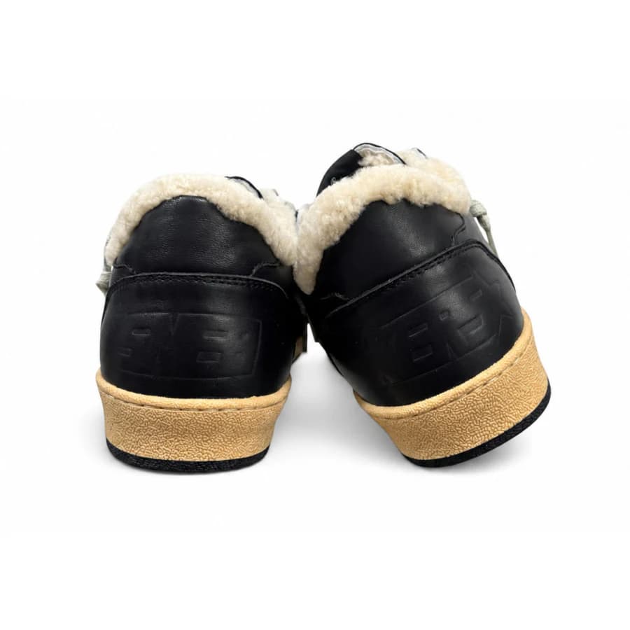 Мужские кеды GOLDEN GOOSE WINTER BALL STAR IN BLACK NAPPA WITH SUEDE STAR AND HELL TAB цена 28 297 ₽ Мужские кеды GOLDEN GOOSE WINTER BALL STAR IN BLACK NAPPA WITH SUEDE STAR AND HELL TAB цена 28 297 ₽ фото и описание в каталоге сайта goldengoose.moscow, фото 3