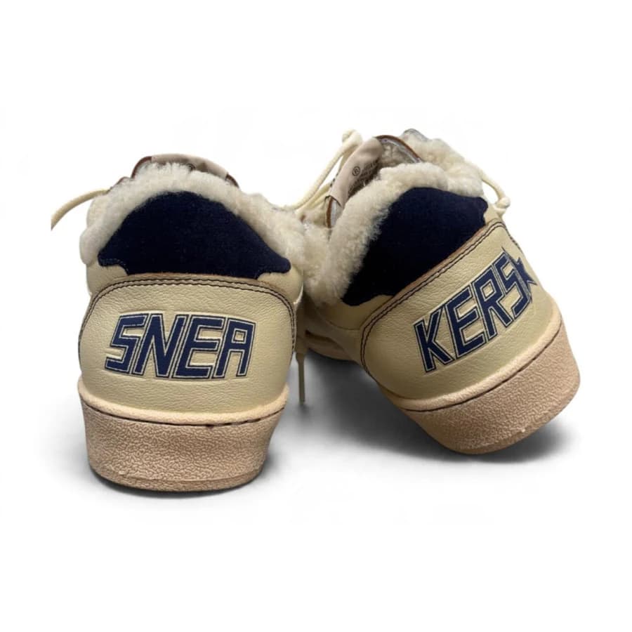 Мужские кеды GOLDEN GOOSE WINTER BALL STAR WITH BLACK STAR AND BLUE SUEDE HEEL TAB цена 27 931 ₽ Мужские кеды GOLDEN GOOSE WINTER BALL STAR WITH BLACK STAR AND BLUE SUEDE HEEL TAB цена 27 931 ₽ фото и описание в каталоге сайта goldengoose.moscow, фото 3