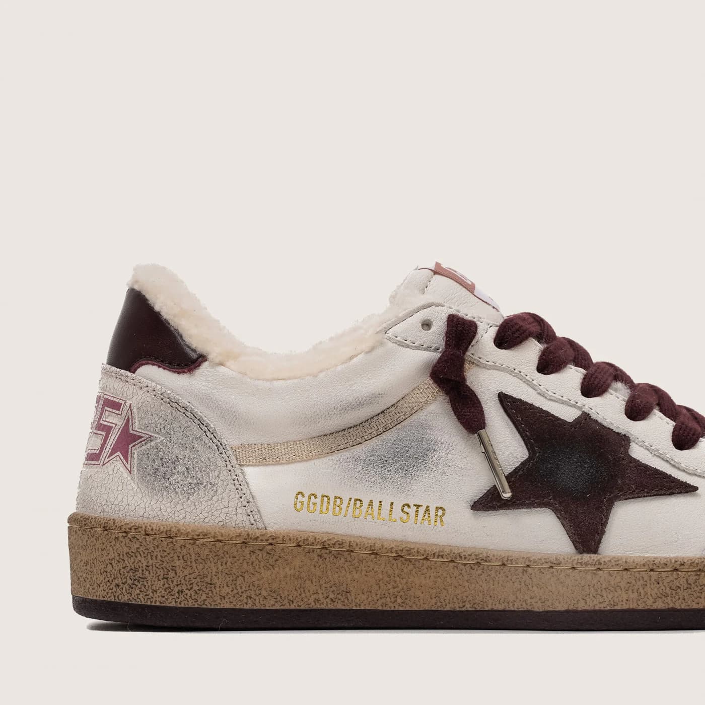 Женские кеды Зимние Golden Goose Ball Star / Белые / бордо шнурки цена 27 914 ₽ Женские кеды Зимние Golden Goose Ball Star / Белые / бордо шнурки цена 27 914 ₽ фото и описание в каталоге сайта goldengoose.moscow, фото 2